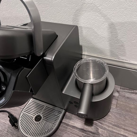 Keurig coffee/latte/cappuccino maker - Picture 4 of 4